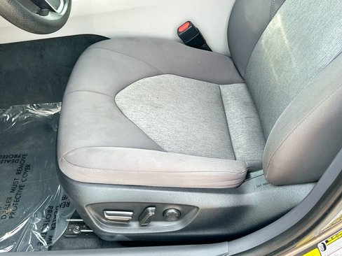 Used 2023 Toyota Camry LE image 19