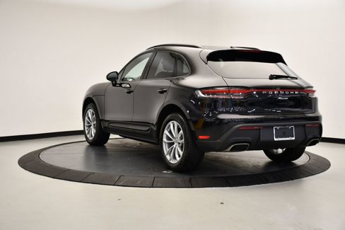 Certified 2025 Porsche Macan Turbo image 3