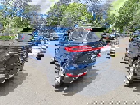 Used 2017 Lincoln MKC Premiere image 4
