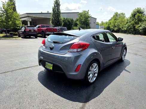 Used 2013 Hyundai Veloster w/ Style Pkg image 7