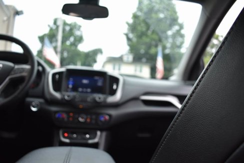 Used 2024 GMC Terrain SLT image 31