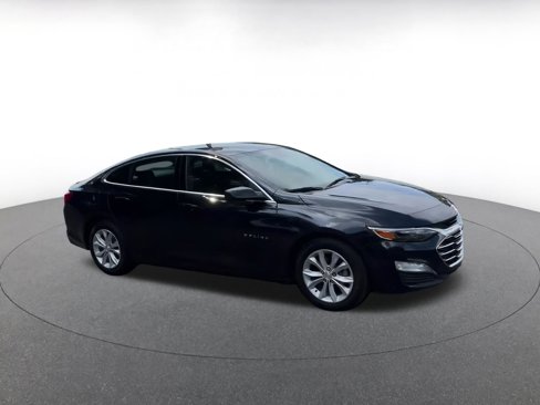 Used 2024 Chevrolet Malibu LT image 2