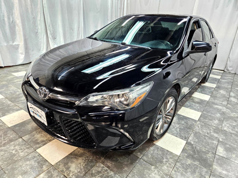 Used 2017 Toyota Camry LE image 2