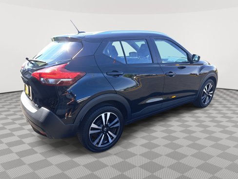 Used 2019 Nissan Kicks SV image 6