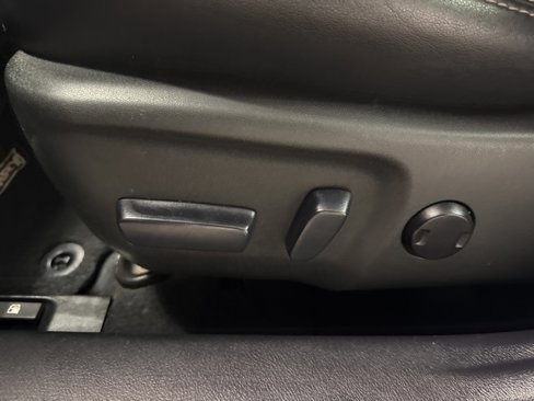 Used 2014 Toyota Camry SE image 12