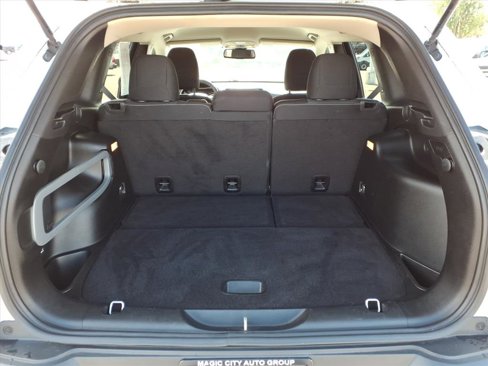 Used 2015 Jeep Cherokee Latitude image 4