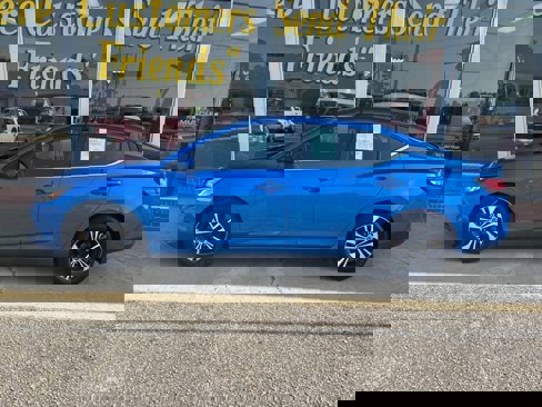 Used 2021 Nissan Sentra SV image 2