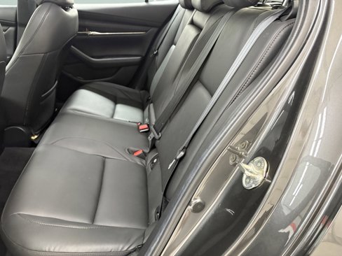 Used 2022 MAZDA MAZDA3 s image 9