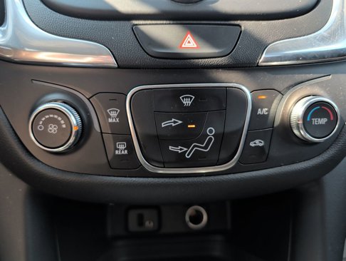 Used 2018 Chevrolet Equinox LT image 15
