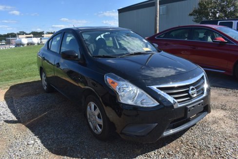 Used 2019 Nissan Versa S image 3