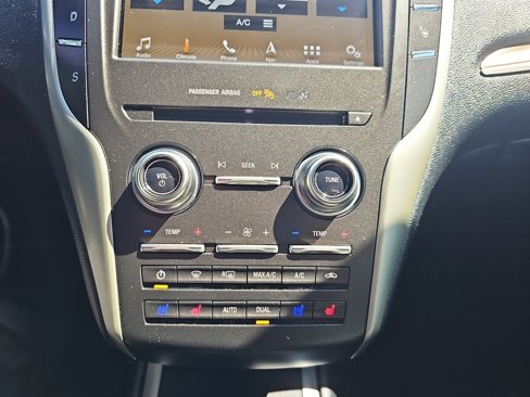 Used 2019 Lincoln MKC Reserve image 26