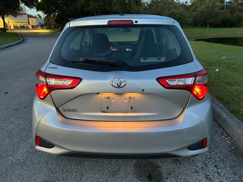 Used 2018 Toyota Yaris L image 4