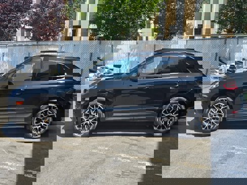 Used 2018 Porsche Macan image 4