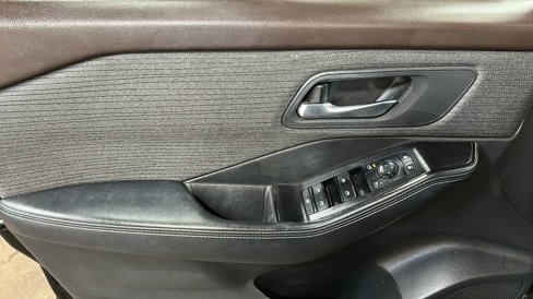 Used 2021 Nissan Rogue SV image 36