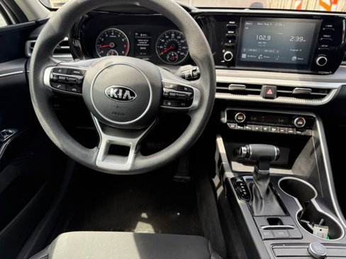 Used 2021 Kia K5 LXS image 11