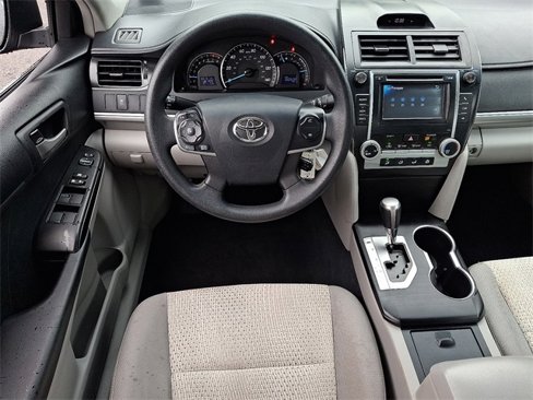Used 2012 Toyota Camry image 11
