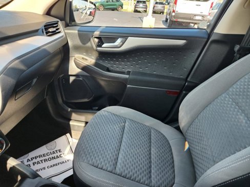 Used 2020 Ford Escape SE image 15
