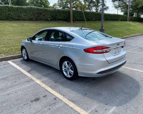 Used 2018 Ford Fusion SE image 4