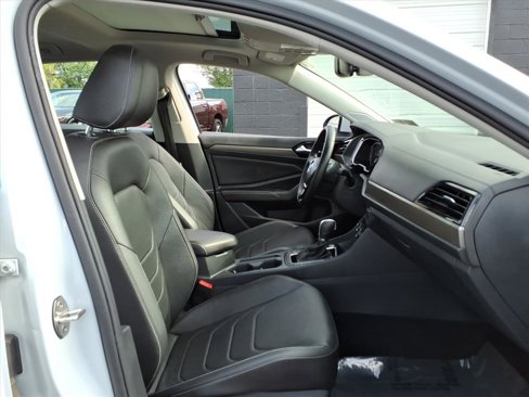 Used 2019 Volkswagen Jetta SEL Premium image 19