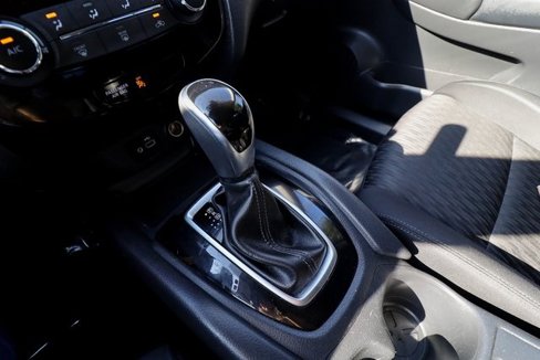 Used 2020 Nissan Rogue S image 9