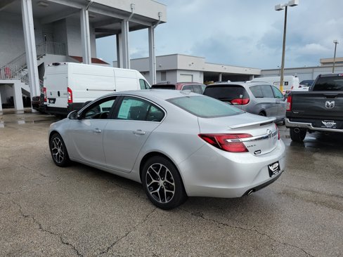 Used 2017 Buick Regal Sport Touring image 3