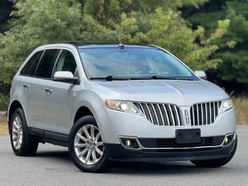 Used 2012 Lincoln MKX AWD image 2