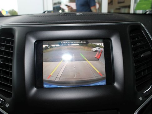 Certified 2020 Jeep Cherokee Latitude Plus image 18