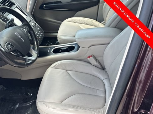 Used 2019 Lincoln MKC Select w/ Select Plus Package image 17