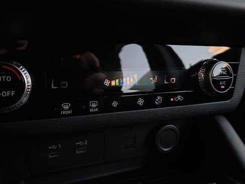 New 2025 Mitsubishi Outlander SE image 15