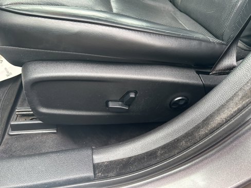 Used 2017 Chrysler 300 C image 31