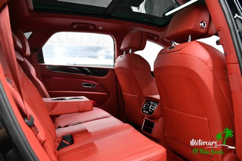Used 2022 Bentley Bentayga image 46