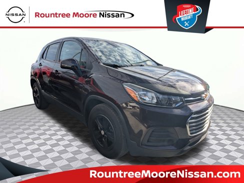 Used 2021 Chevrolet Trax LS w/ Tint and Cruise Package image 1