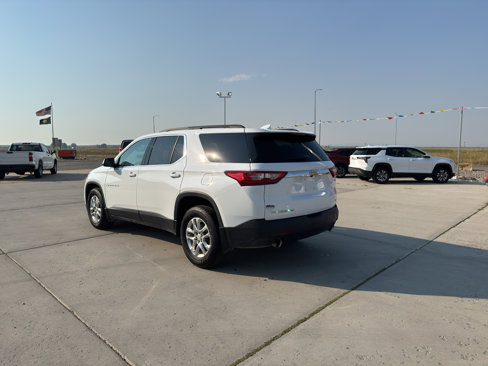 Used 2020 Chevrolet Traverse LT image 3