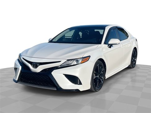 Used 2019 Toyota Camry XSE image 1