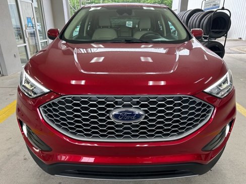 Used 2024 Ford Edge SEL w/ Convenience Package image 5