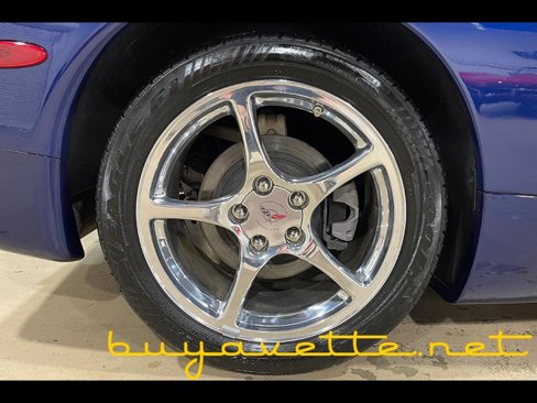 Used 2004 Chevrolet Corvette Coupe w/ Preferred Equipment Group image 11
