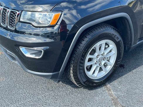 Used 2020 Jeep Grand Cherokee Laredo image 9