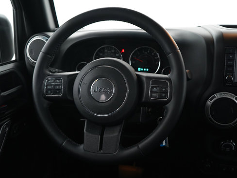 Used 2016 Jeep Wrangler Unlimited Rubicon w/ Connectivity Group image 15