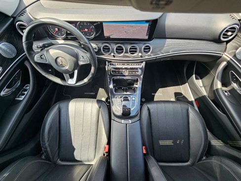 Used 2017 Mercedes-Benz E 300 4MATIC image 28