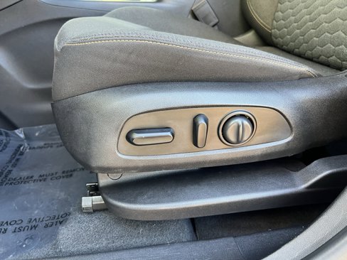 Used 2018 Chevrolet Equinox LT image 12