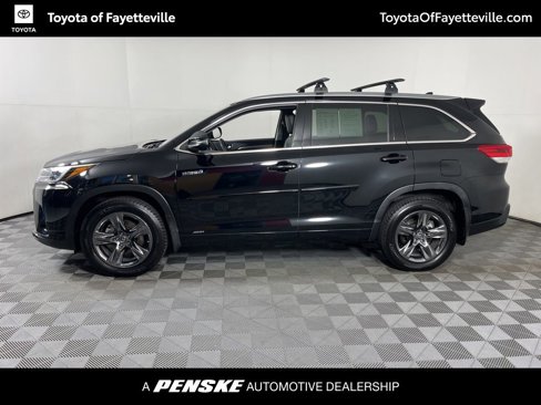 Used 2017 Toyota Highlander Limited image 2
