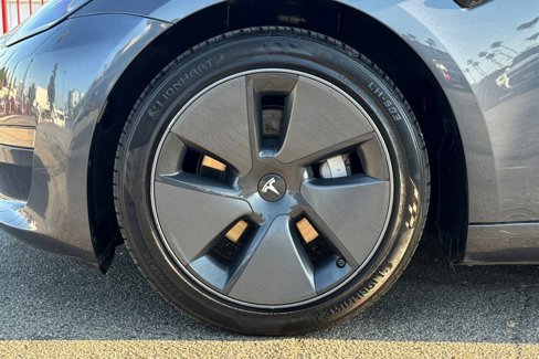 Used 2021 Tesla Model 3 Standard Range Plus image 24
