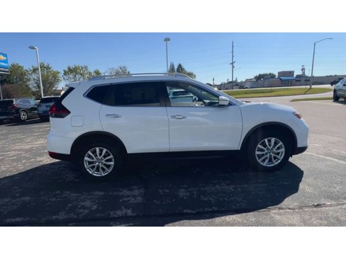 Used 2020 Nissan Rogue SV image 9
