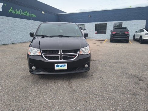 Used 2020 Dodge Grand Caravan SXT image 8