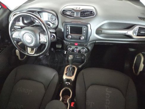 Used 2017 Jeep Renegade Latitude w/ Cold Weather Group image 31