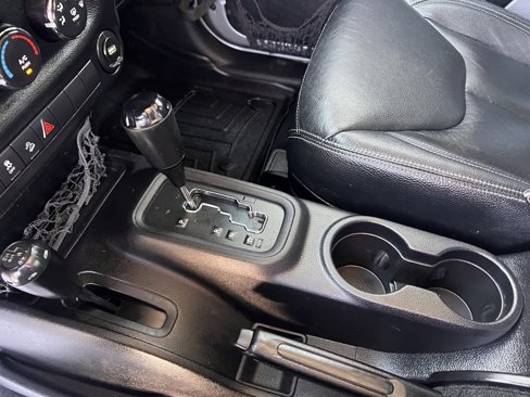 Used 2014 Jeep Wrangler Sport image 19