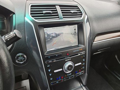 Used 2018 Ford Explorer Limited image 10