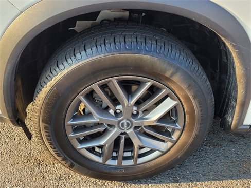 Used 2023 Nissan Rogue S image 18