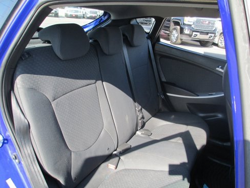 Used 2012 Hyundai Accent SE image 12