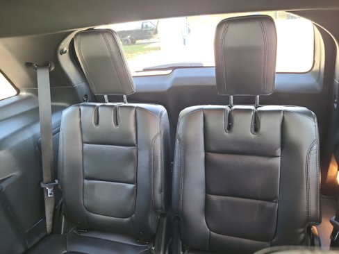Used 2018 Ford Explorer XLT w/ Equipment Group 202A image 25